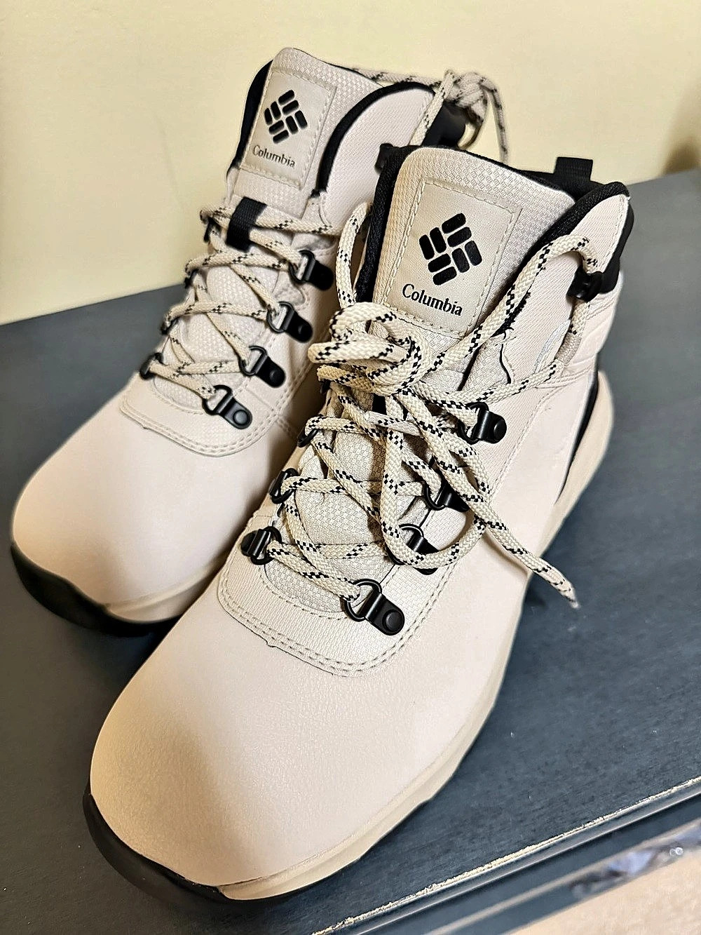 BRAND NEW Columbia Newton Ridge Plus Waterproof Hiking Boot Mens 8.5